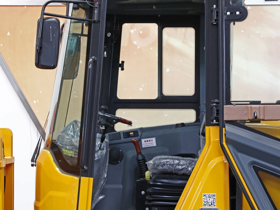 ZL928全液壓(ya)裝(zhuang)載(zai)機