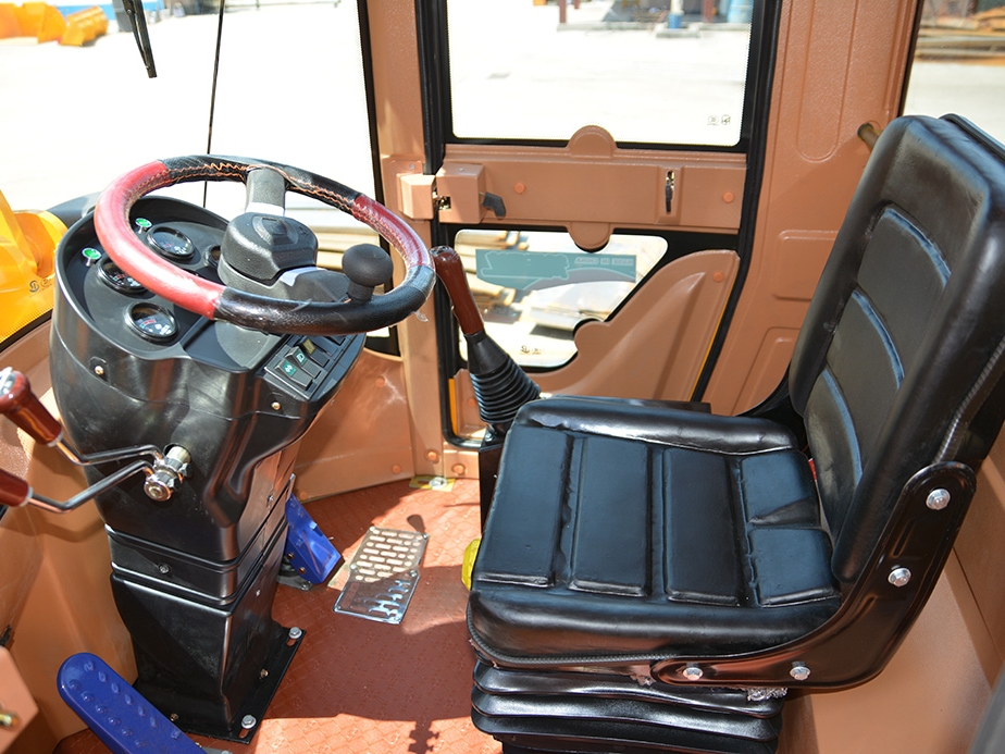 ZL930全液壓(ya)裝載機