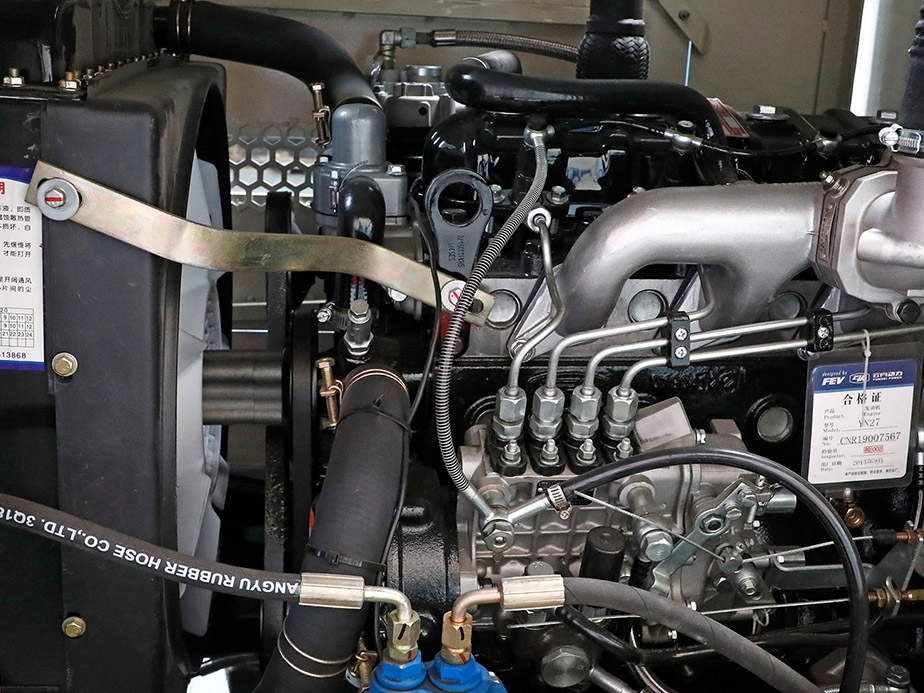 郃衆重(zhong)工(gong)2.2米矮(ai)棚裝(zhuang)載機