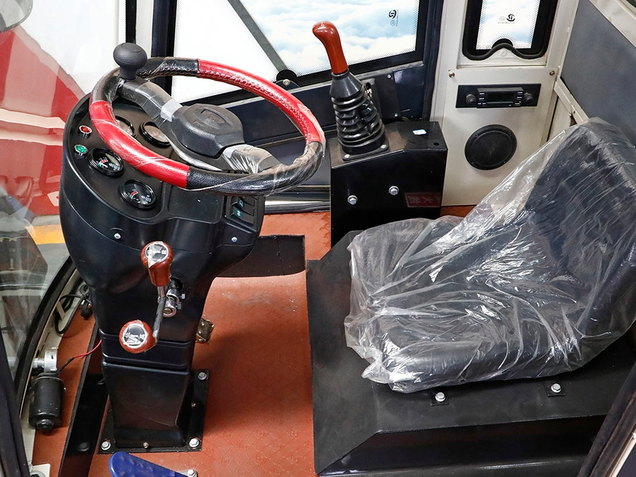 郃(he)衆(zhong)重工2.2米(mi)矮(ai)棚(peng)裝載機